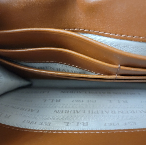 Lauren Ralph Lauren Newbury Kaelyn Leather Wallet Crossbody - Picture 9 of 11